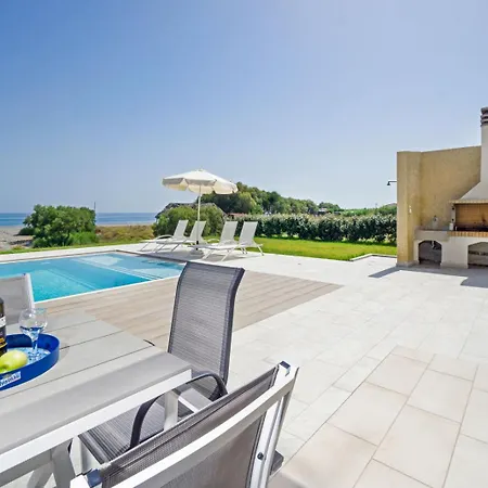 Villa Beach Villas *